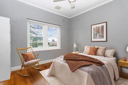 Fully Renovated Art Deco in Prime Lifestyle Locale (3 parking permits available) - Photo 2