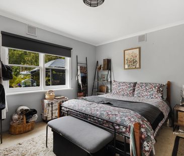 Charming and Spacious Family Home in Hillcrest - Photo 1