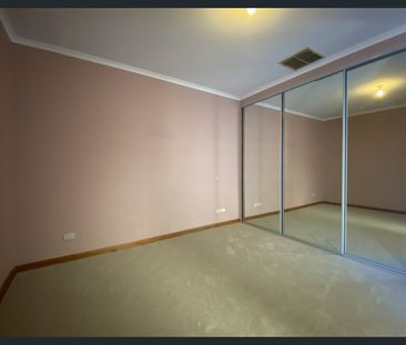 Modern Comfort & Convenience in Redwood Park! - Photo 3