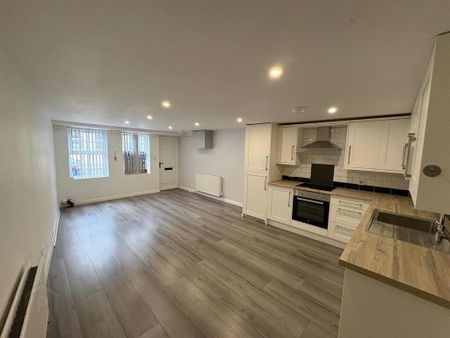 49d Castle Street, Comber, BT23 5DY - Photo 4