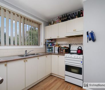 Charming Two Bedroom Townhouse - Photo 5