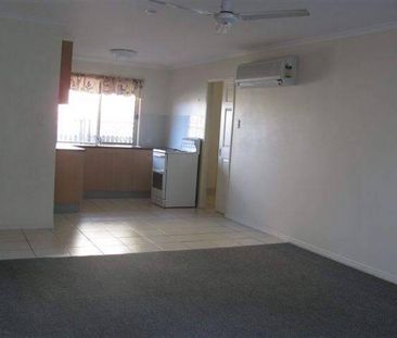 Neat 2 bedroom duplex!! - Photo 1