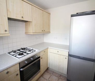 2 bedroom terraced house to rent - Photo 4