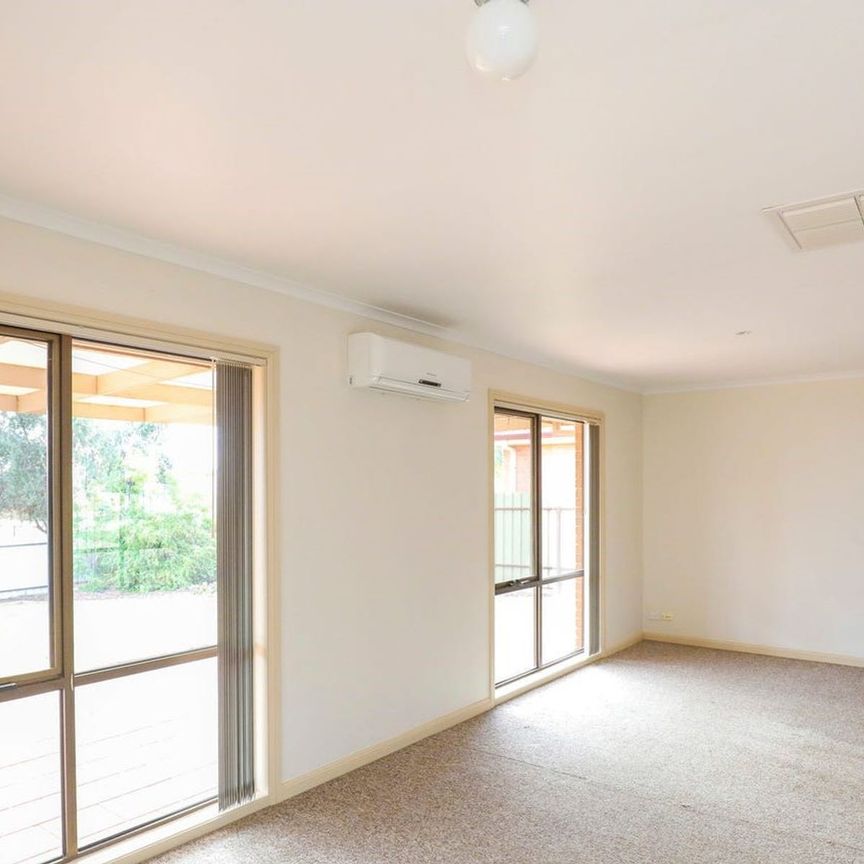 Spacious Family Living in a Quiet Court Location - Photo 1