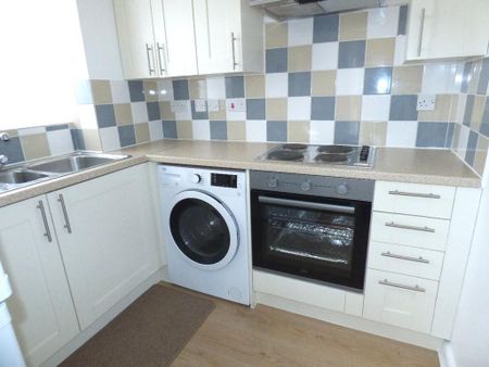 2 bedroom flat to rent - Photo 5