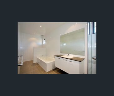 3/24 Newbigin Street, Burwood, Vic 3125 - Photo 3
