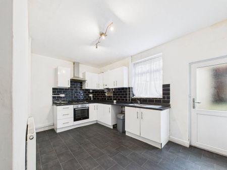 3 bedroom terraced house to rent - Photo 4