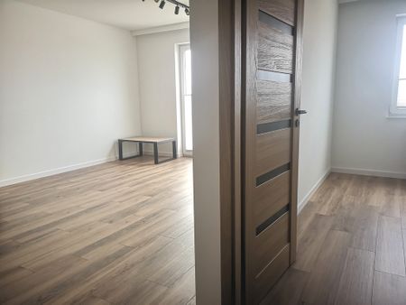 Mieszkanie 42m2, komórka lok., miejsce postojowe - Photo 2