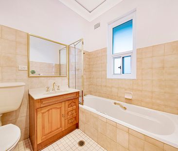 97 Hawthorne Avenue, Chatswood NSW 2067 - House For Rent | Domain - Photo 3