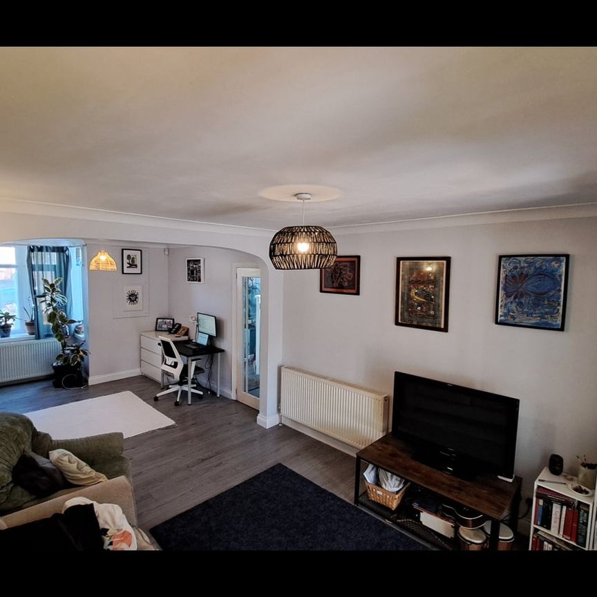 3 Bed Semi-Detached House, Lewis Road, B30 - Photo 1