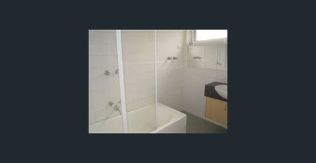 Convenient First Floor Two Bedroom Apartment - Photo 5