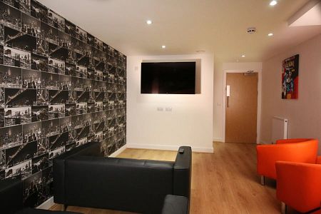 32 Russell Street, Nottingham NG7 4FN, UK - Photo 5