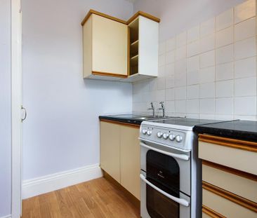 1 bedroom ground floor flat to rent - Photo 1