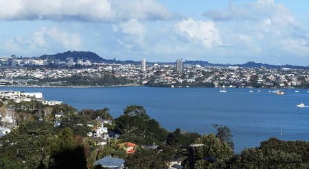 Modern 2BR Apt with Views in Birkenhead - Photo 3