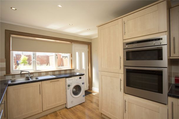 3 bedroom terraced house to rent - Photo 1