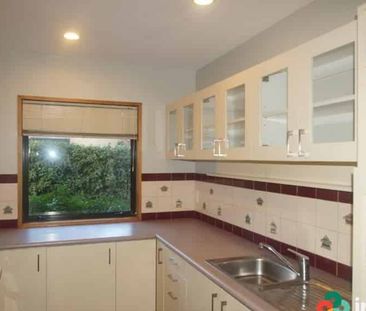 Bright Sunny Two Storey Townhouse - Photo 2