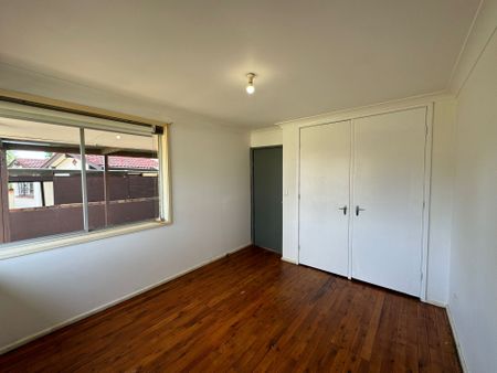 Well Kept&comma; Three Bedroom Home&excl; - Photo 3