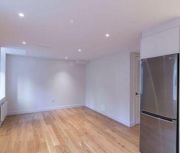 2045 Lambert-Closse - Photo 2