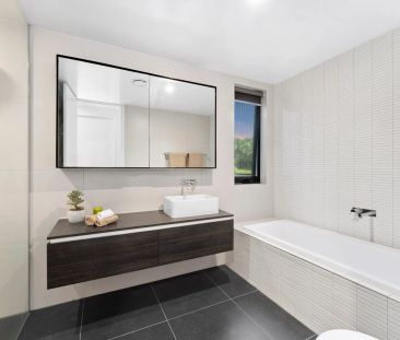 Sophisticated Turnkey Family Living - 6 month lease - Photo 3