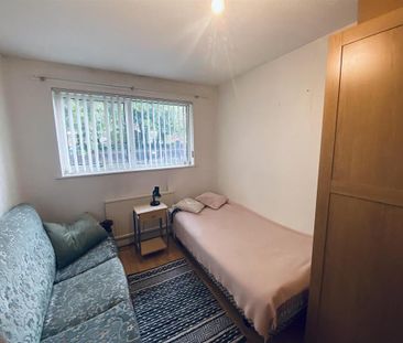 2 bedroom end of terrace house to rent - Photo 4