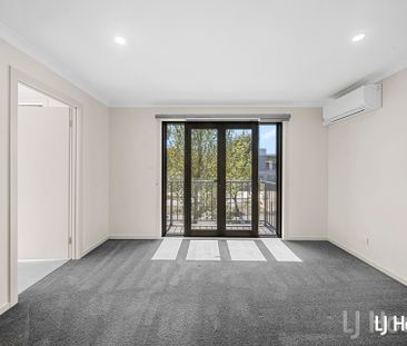 Stylish 3-Bedroom Ensuite Terrace House - Photo 1