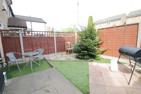 1 bedroom semi-detached house to rent - Photo 3