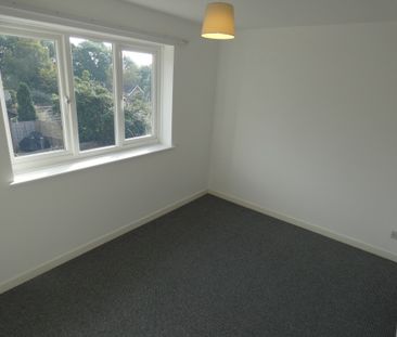 2 bed Semi-Detached - To Let - Photo 3