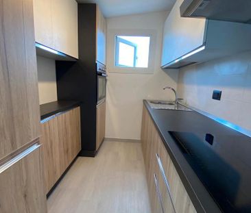 Superattico con terrazzo ristrutturato e arredato - Photo 3