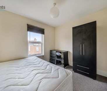 4 bedroom terraced house to rent - Photo 5