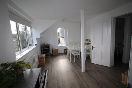 60 Malone Road, Belfast, BT9 5BT - Photo 3