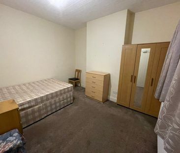 Room in a Shared House, Ivor Road, B11 - Photo 5