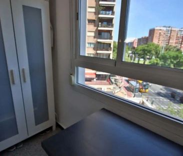 Apartamento de alquiler en Ciutat Universitària - Photo 3