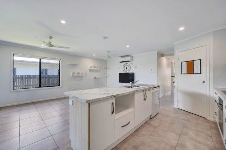 Lifestyle and location - Photo 5