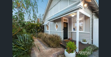 100 Years Perfected, An Exercise in Class. - Photo 3