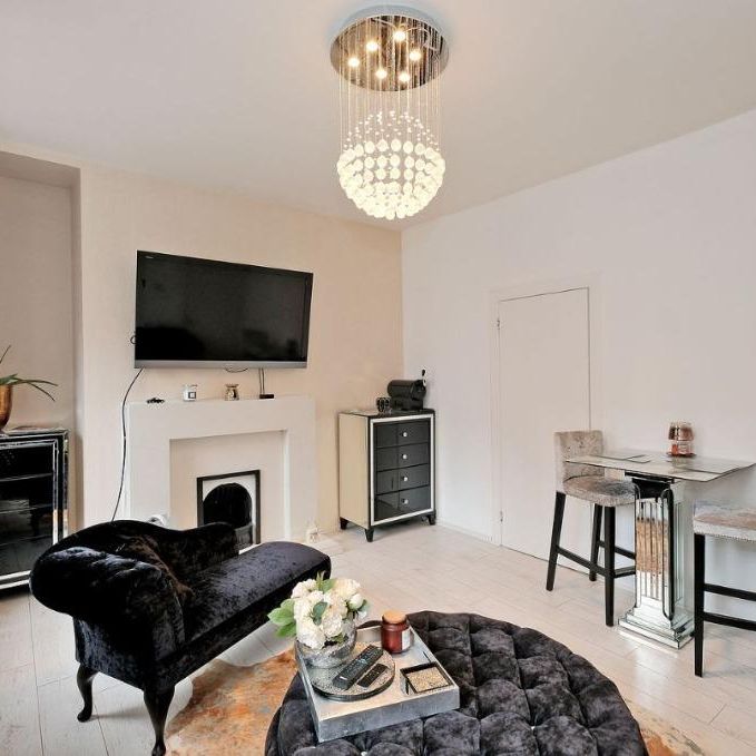 3 bedroom flat to rent - Photo 1