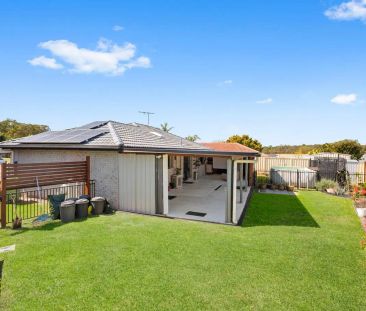 “Family Oasis in a Quiet Cul-De-Sac – Perfect for Entertaining!” - Photo 5