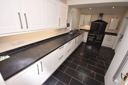 3 bedroom detached house to rent - Photo 5