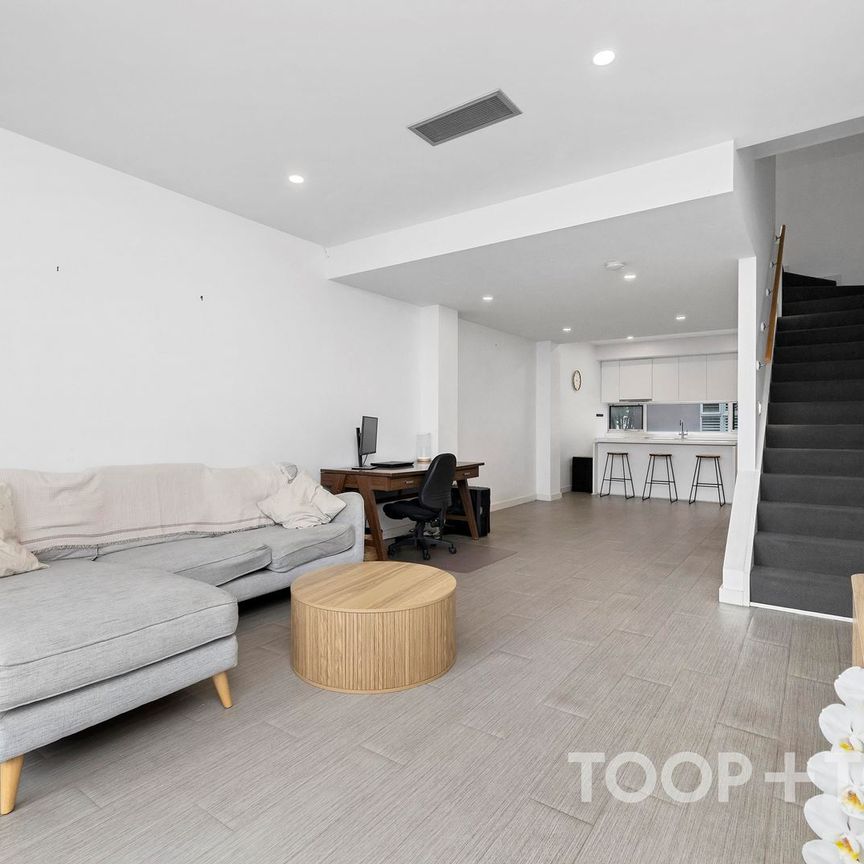 Modern City Living - Walk to Everything! - Photo 1