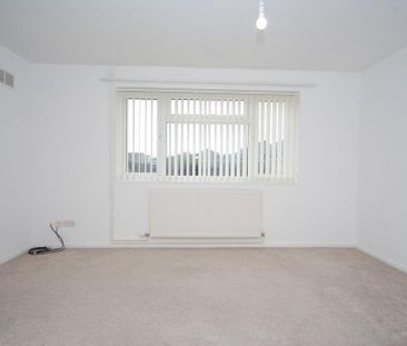 2 bedroom semi-detached bungalow to rent - Photo 3