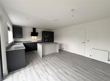 3 bedroom detached house to rent - Photo 4