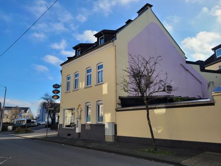 *Altbauflair mitten in Troisdorf* Lichtverwöhnt mit hohen Decken - Photo 5