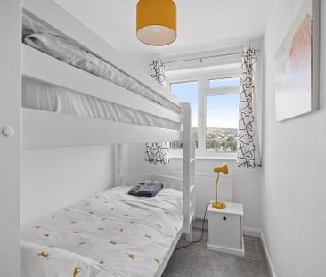 3 bedroom end of terrace house to rent - Photo 3