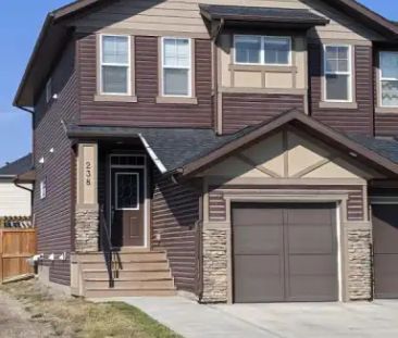 Cozy 3 bedroom 2.5 bath house available | 238 Legacy Mews Southeast... - Photo 1