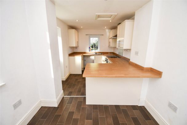 Pembroke Drive, CH65 6TB, Ellesmere Port - Photo 1