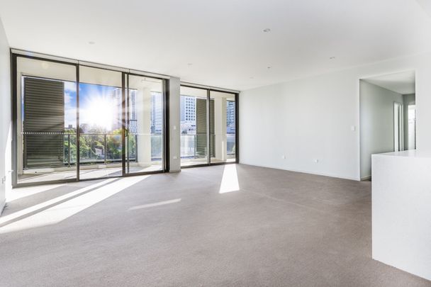 North 33 | Near New Spacious & Luxurious Three Bedroom Apartment - Photo 1