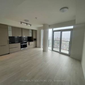 Brand New Unit @ Galleria Condos! Over 1000 Sq Ft, Parking / Locker - Photo 2