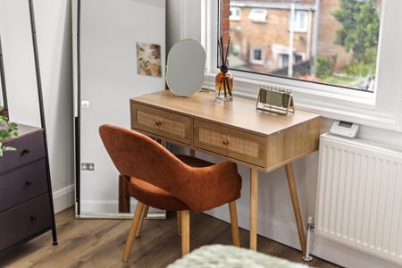 4 Bed Maisonette, High Road Leytonstone, E15 - Photo 5