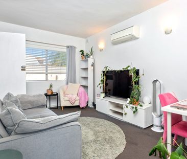 Neat & Convenient Unit Close to City & Amenities - Photo 2