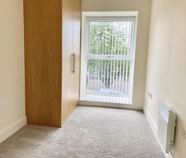 3 bedroom flat to rent - Photo 6