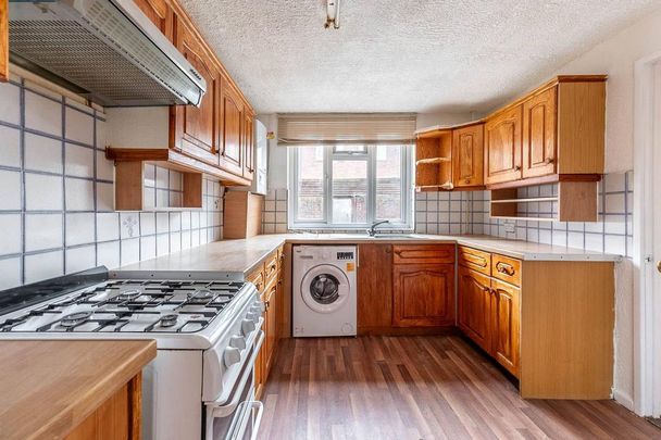 3 bedroom terraced house to rent - Photo 1